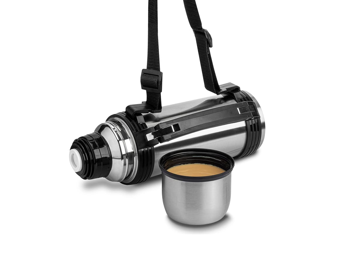 Garrafa térmica de 1,2 litros em metal cromado e preto, equipamento moderno e eletrônico para manter a temperatura de líquidos, ideal para uso em studio, trabalho ou hobby.