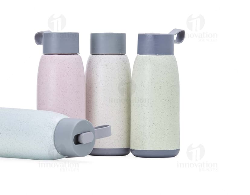 Garrafa de vidro transparente de 350ml, contendo tampa de metal prateada.