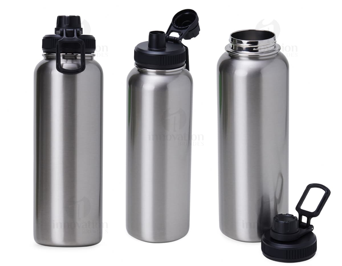 Garrafa térmica inox de 1.2L com tampa, ideal para armazenar líquidos de forma saudável e manter a temperatura por mais tempo. Feita em aço inoxidável, possui design clean e prático, garantindo frescor e pureza no armazenamento. Ideal para uso em atividades ao ar livre, como camping e caminhadas.