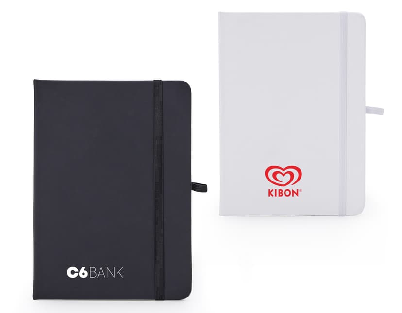 Bloco de anotações emborrachado 17x12, perfeito para organizar suas ideias com estilo. Ideal para presentear ou para uso pessoal. Adquira já o seu!
