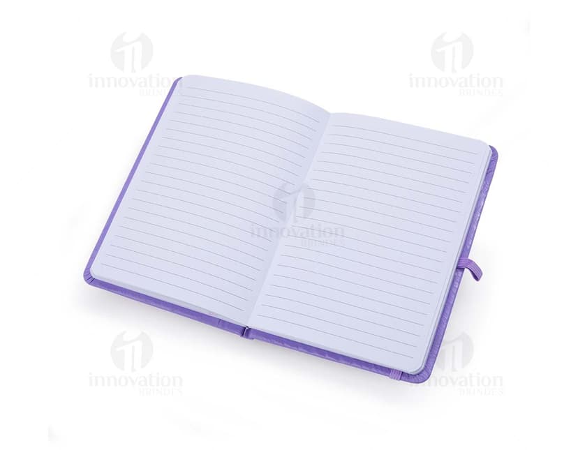 Bloco de anotações emborrachado 17x12, ideal para suas anotações diárias. Prático e resistente, perfeito para levar aonde quer que vá. Adquira o seu agora!