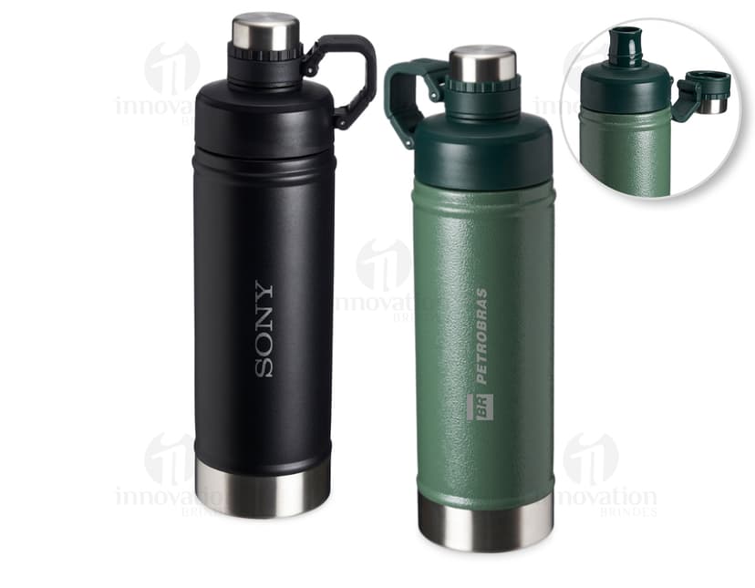 Garrafa térmica 700ml em metal prateado, moderna e profissional. Apresenta design retro e clássico, com tampa de aperto e visor de exibição. Ideal para manter líquidos quentes ou frios por longos períodos.