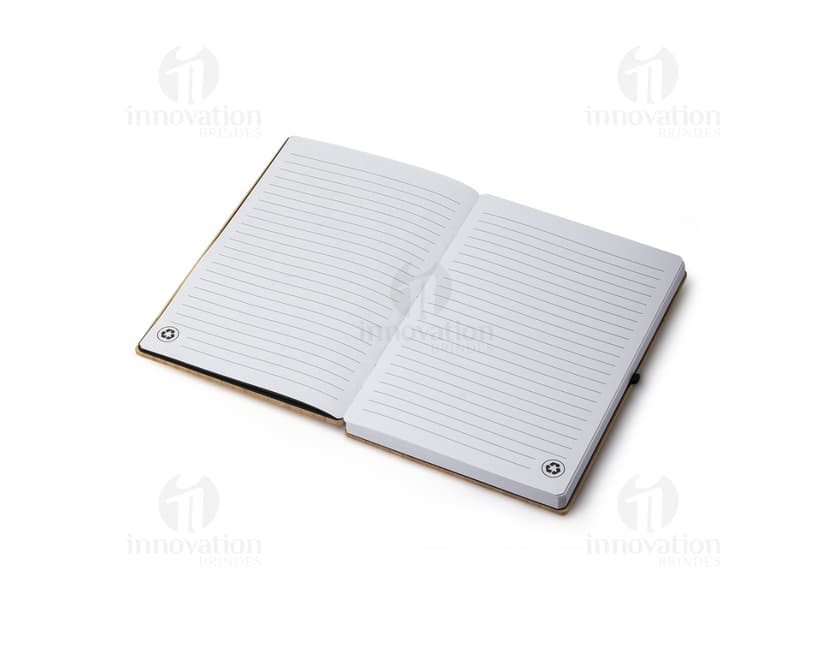 Bloco de anotações em papel marrom, vazio, com formato retangular e dimensões de 18,9 x 12,9. Ideal para uso em escritório, escola ou para anotações diversas. O bloco possui uma capa de papelão texturizada e contém várias folhas de papel em seu interior. Funcional para organização de informações, notas, lembretes e para escrita de texto.