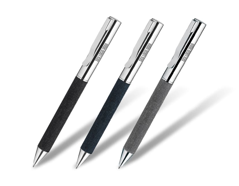 Caneta metálica de alta qualidade para escrita suave e precisa. Perfeita para uso no escritório, escola ou em casa. Design elegante em metal prateado, ideal para assinaturas e detalhes. Adquira já a sua caneta metálica e destaque-se!