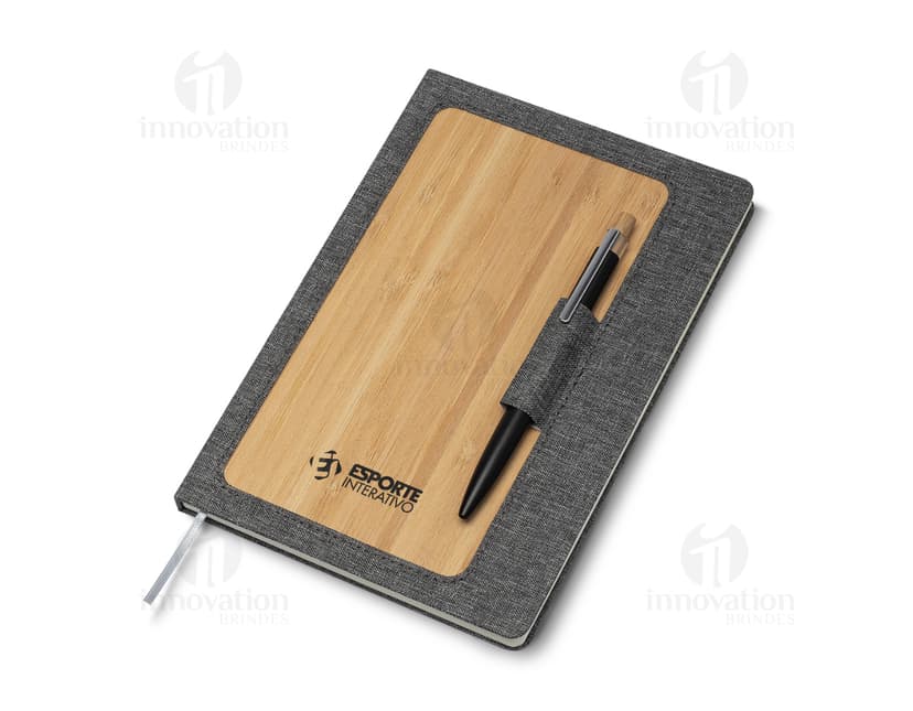Bloco de anotações 21x14 - Ideal para escrita, estudo e organização na escola, faculdade ou escritório. Capa dura e espiral, perfeito para armazenar informações importantes com segurança e estilo. Adquira já o seu!