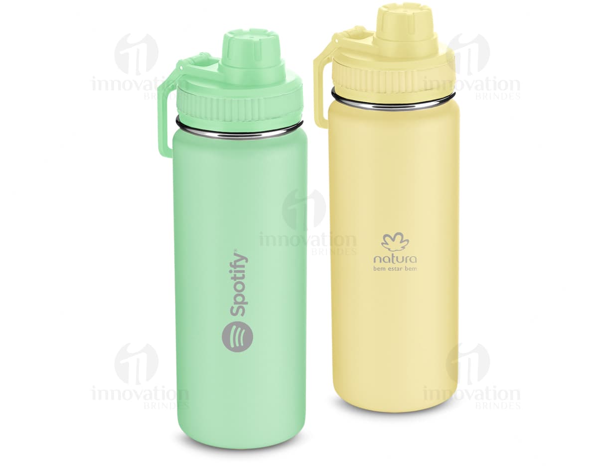 Garrafa de aço inoxidável de 570ml, contendo líquido. Objeto de higiene pessoal, limpo e de metal brilhante. Possui tampa e design transparente.