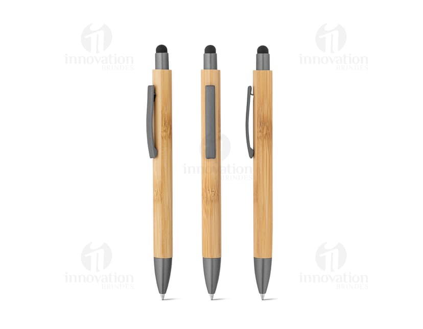 Caneta em bambu - Ecológica e sofisticada, a caneta em bambu é o brinde perfeito para transmitir uma mensagem sustentável e elegante. Personalize com sua marca e faça sucesso em eventos e brindes corporativos. Adquira já!