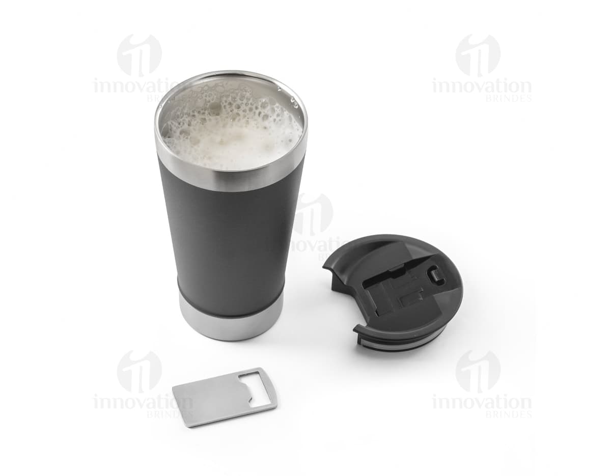 Copo térmico 630ml com abridor, ideal para armazenar e manter a temperatura de bebidas como café, cappuccino, chocolate quente e outras bebidas. Perfeito para café da manhã, lanches ou para levar consigo durante o dia. Design prático, resistente e funcional, com capacidade para bebidas quentes e frias.