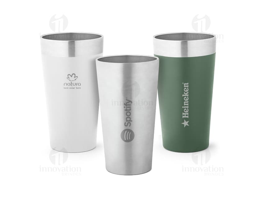 container de metal em 3D, copo térmico 540 mL brilhante em cor prateada e amarela, sem conteúdo, objeto de cuidado e design para armazenamento de líquidos, feito de aço inoxidável com tampa e parede transparente.