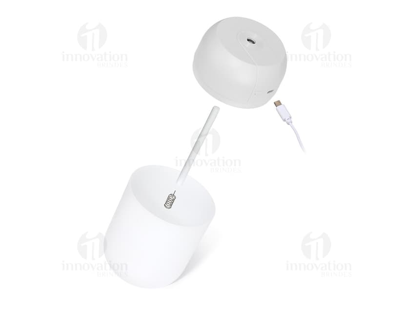 Umidificador de ar com LED: mantenha o ambiente sempre fresco e perfumado com este incrível umidificador de ar, que ainda conta com luzes LED para uma atmosfera relaxante. Ideal para sua casa ou escritório. Adquira já o seu!