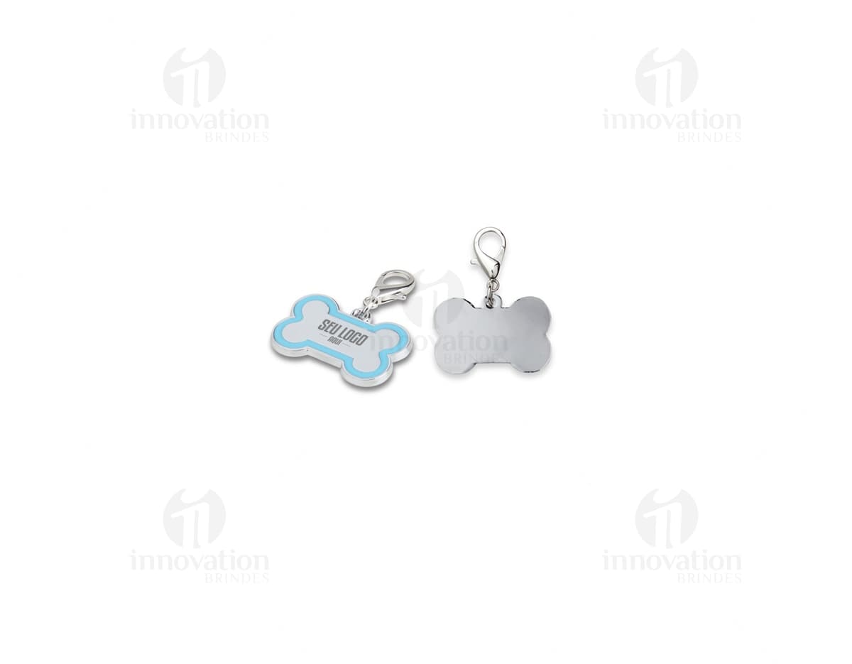Chaveiro Pets Pequeno em preto e branco, com design de silhuetas de animais. Ideal para colecionadores, amantes de animais e fãs de ícones fofos.