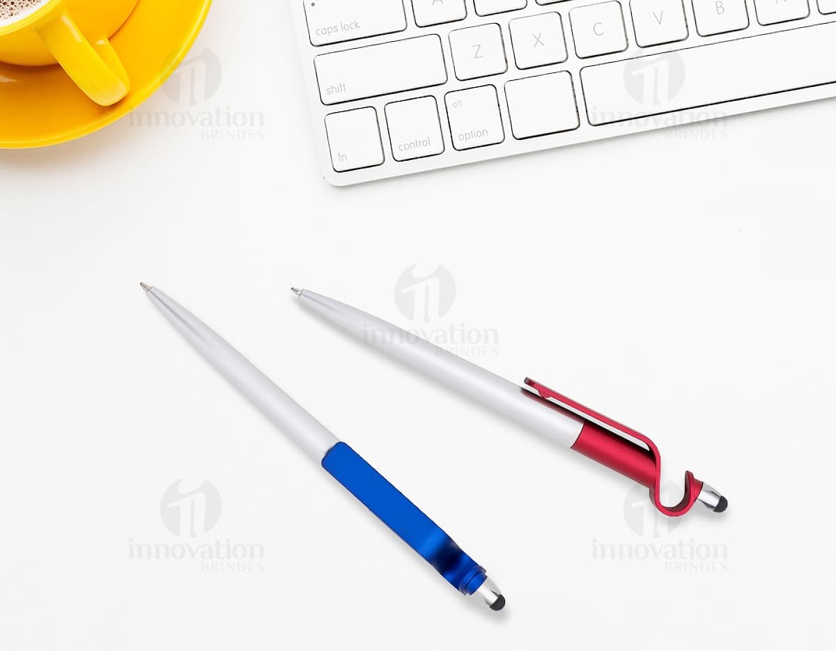 Caneta plástica com touch: a companheira perfeita para anotar suas ideias e navegar no celular com praticidade. Ideal para presentear ou personalizar com sua marca. Adquira já a sua!