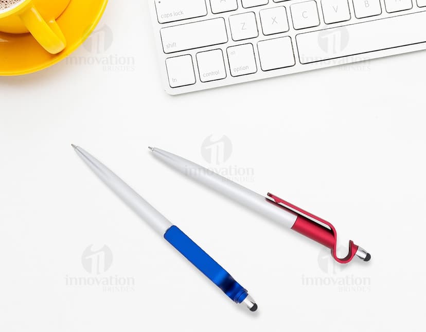Caneta plástica com touch: a companheira perfeita para anotar suas ideias e navegar no celular com praticidade. Ideal para presentear ou personalizar com sua marca. Adquira já a sua!