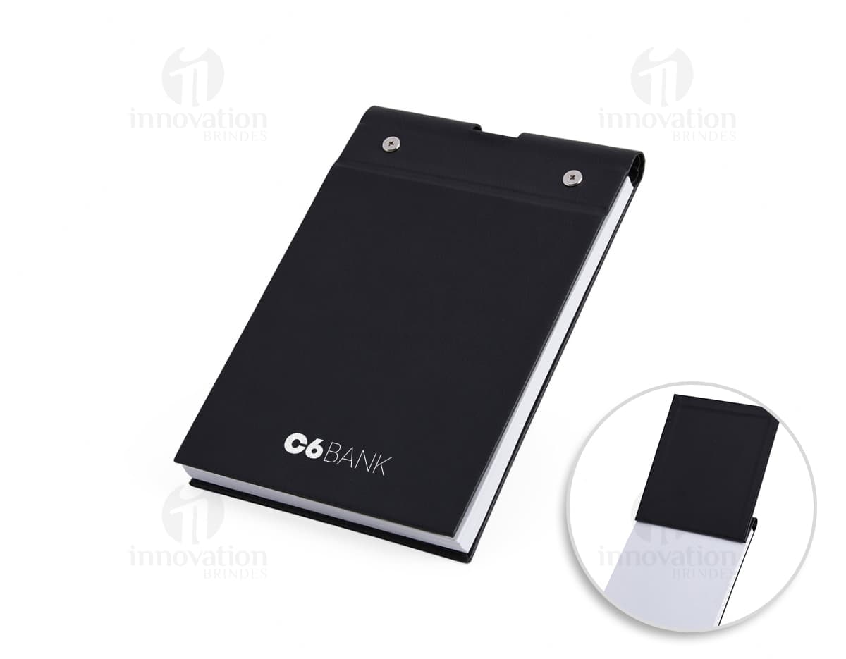 Bloco de anotações em couro sintético para uso em escritório, com design moderno e espaço para armazenar informações importantes. Ideal para guardar notas, documentos e ideias de forma organizada.