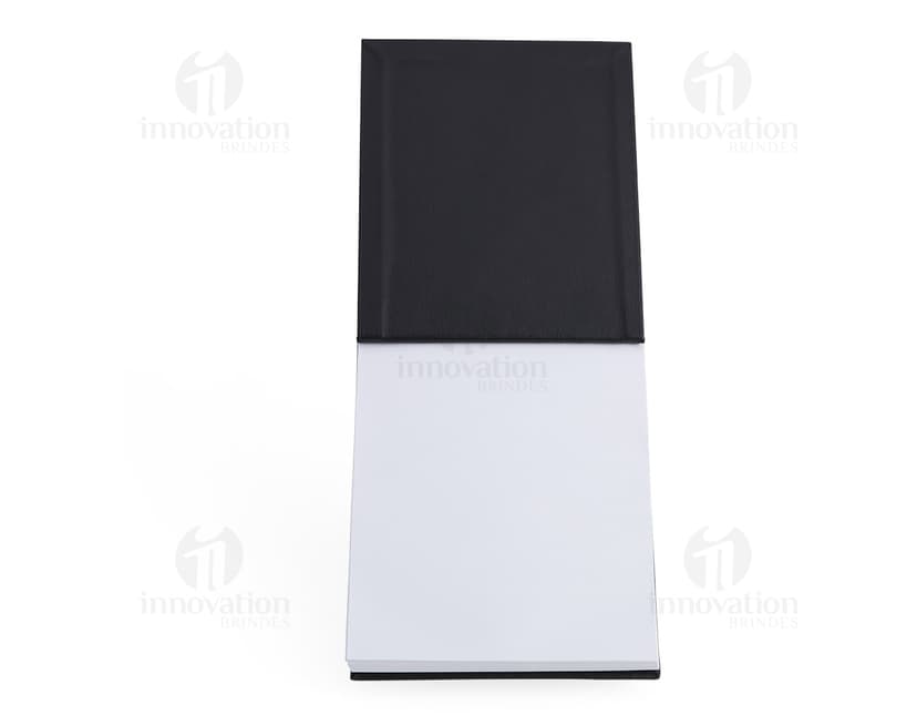Bloco de anotações em couro sintético para uso em escritório, com design moderno e espaço para armazenar informações importantes. Ideal para guardar notas, documentos e ideias de forma organizada.