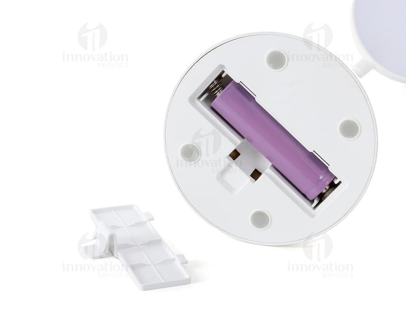 Luminária Articulável - Ilumine seu espaço de trabalho com estilo e praticidade. Design moderno e tecnologia avançada para melhorar sua produtividade. Acesse agora!