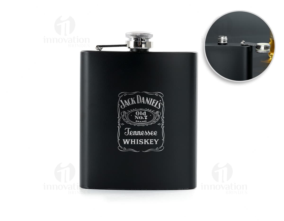 Perfume, objeto, garrafa, em branco, recipiente, bebida, vazio, preto, vidro, líquido, dispositivo, único, próximo, reflexão, metal, caixa, isqueiro, tecnologia, álcool, negócios, equipamentos, design, vinho, rótulo, mídia, nota, plástico, mensagem, moderno, cor, prata, escritório, caderno, bebida, cosméticos, estúdio, limpo, capa, cuidado, saudável, comida, papel, lembrete, frio, armazenamento, moda, produto, documento, dados, digital, fazer, brilhante, informação.