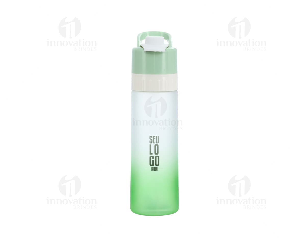 Squeeze bicolor 650ml c/ borrifador em plástico transparente, design elegante e curvo, contendo líquido perfumado. O objeto possui tampa de metal prateada e é ideal para cuidados pessoais e higiene diária. Adequado para uso no banheiro, spa ou casa, proporcionando praticidade e frescor.