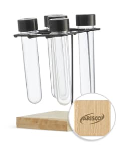 Kit Porta Temperos em vidro transparente com tampa de metal e diversos recipientes para armazenar condimentos. Inclui garrafa de água, jarra de café, shaker de coquetel e timer de cozinha. Ideal para organizar e decorar a cozinha.
