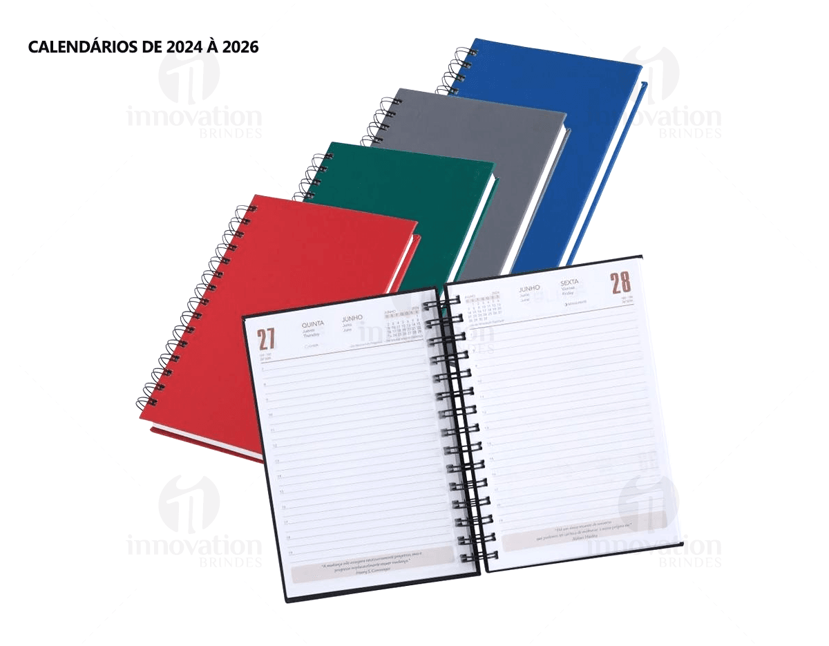 Agenda 2025 Emborrachada com capa pretacom espaço para escrever, ícones de educação, notebook digital, ícones de tecnologia, objetos de papelaria, detalhes em metal, páginas em branco e design moderno.
