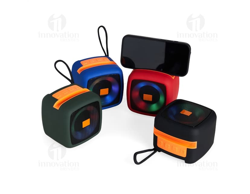 Caixa de som multimídia TWS com luzes, equipamento eletrônico moderno em preto com alto-falante, tecnologia de áudio, com botões de controle, alta potência, design de três dimensões, ideal para festas e entretenimento.