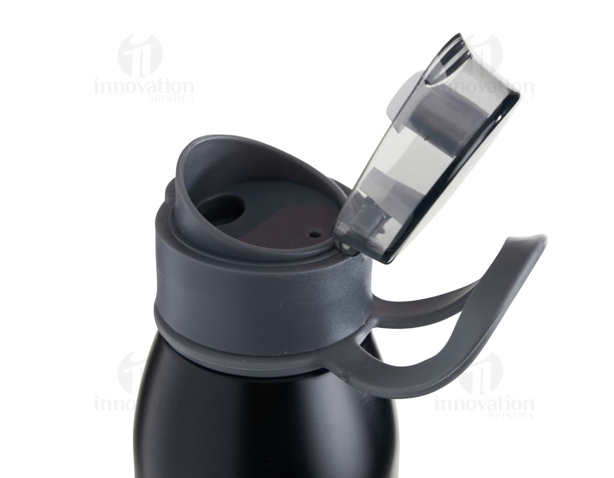 Garrafa Inox 650ml na cor prata, com tampa de rosca e design moderno.