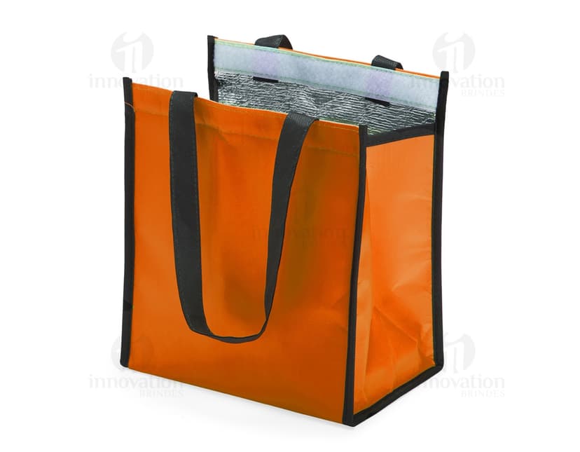 Bolsa Térmica 6 Litros em papelão grunge e couro rosa, vazia e com alça. Ideal para transporte de alimentos e bebidas em lojas de comida e bebida.