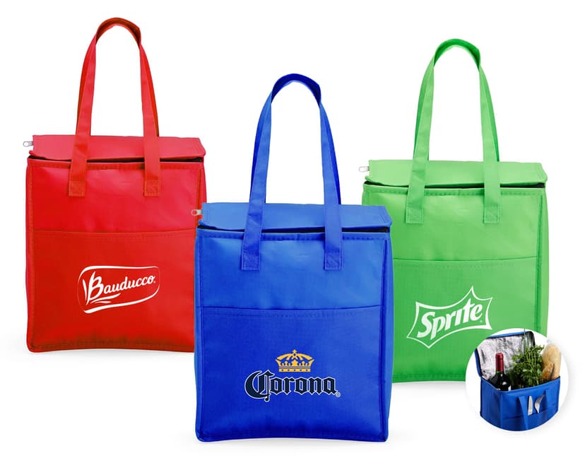 Bolsa térmica de 9 litros em couro marrom, com fecho de zíper, alça de transporte e design elegante. Ideal para manter alimentos e bebidas frescos por mais tempo.