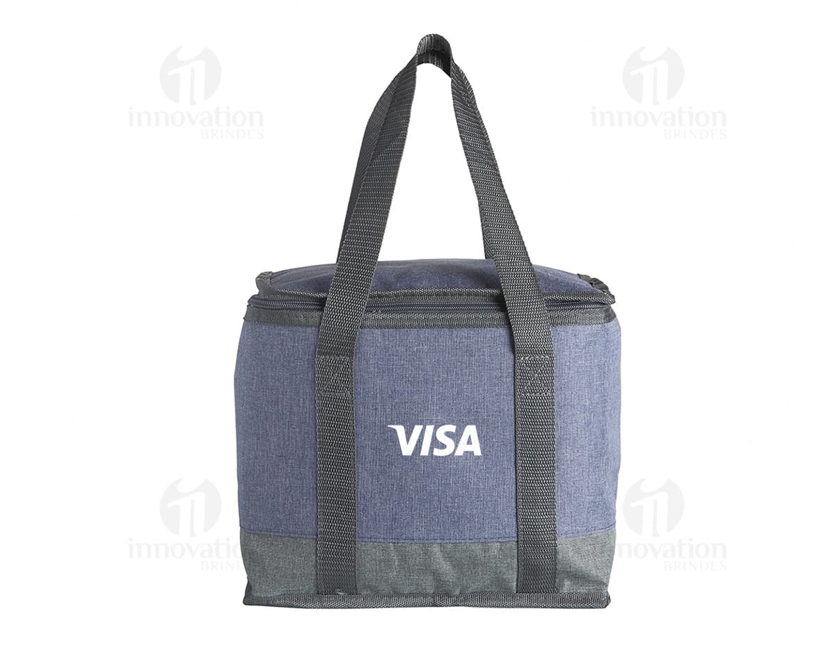 Bolsa Térmica 12 Litros na cor azul, com alça para transporte e zíper na parte superior. A bolsa está fechada e apresenta um design simples e funcional.