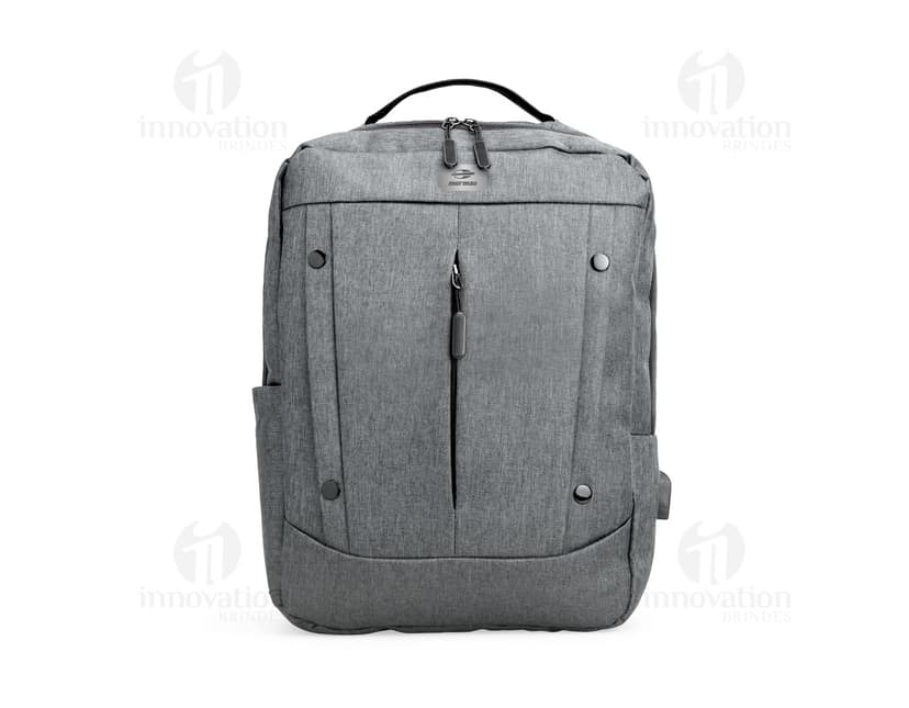 Mochila de nylon de 21 litros em marrom e preto, com alça de couro, zíperes, bolsos e tecido resistente. Ideal para viagens, uso casual e estilo moderno.