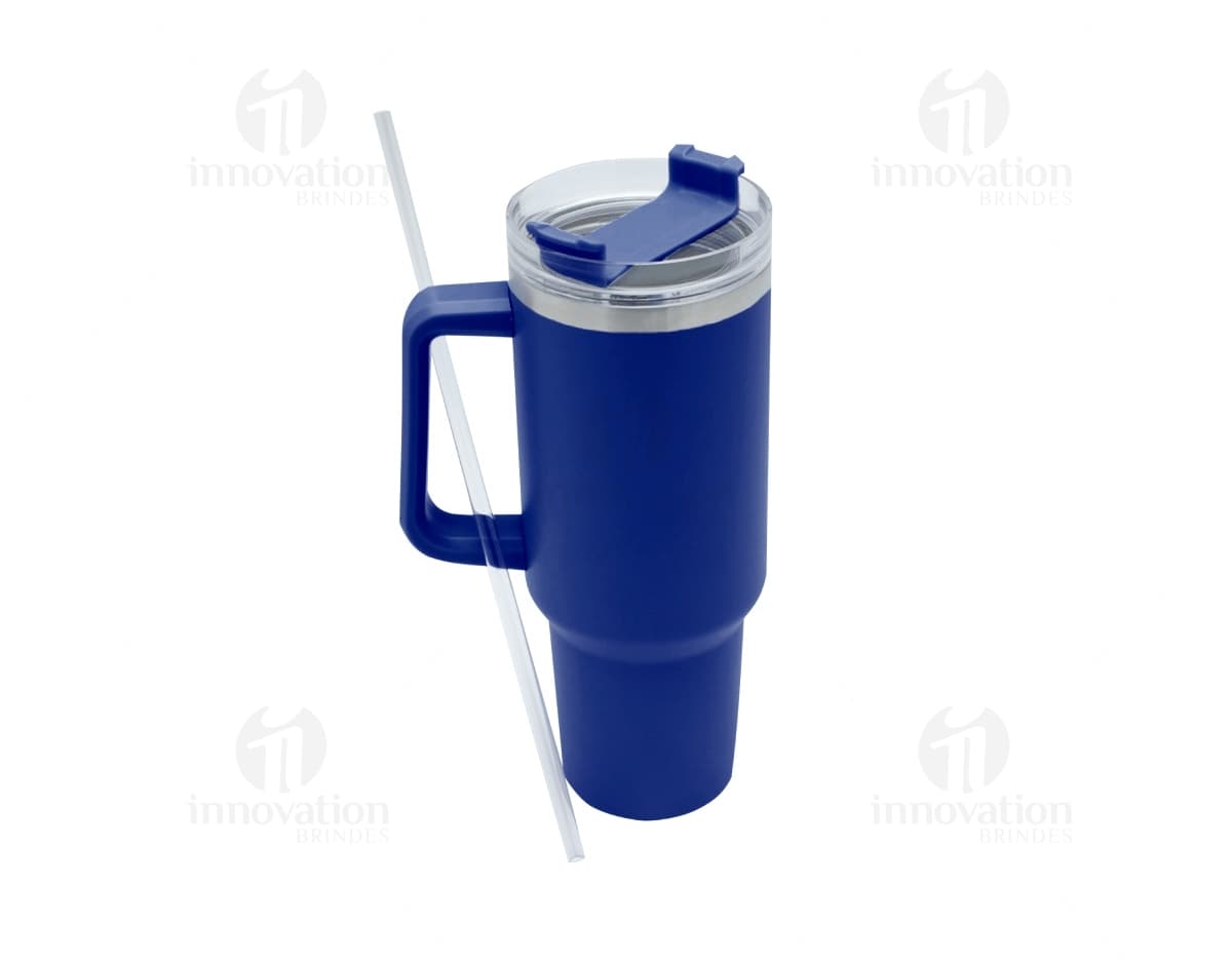 Caneca térmica inox 1,2L c/ tampa em metal prateado, vazia e limpa. A imagem mostra um objeto redondo e brilhante, com tampa e alça.