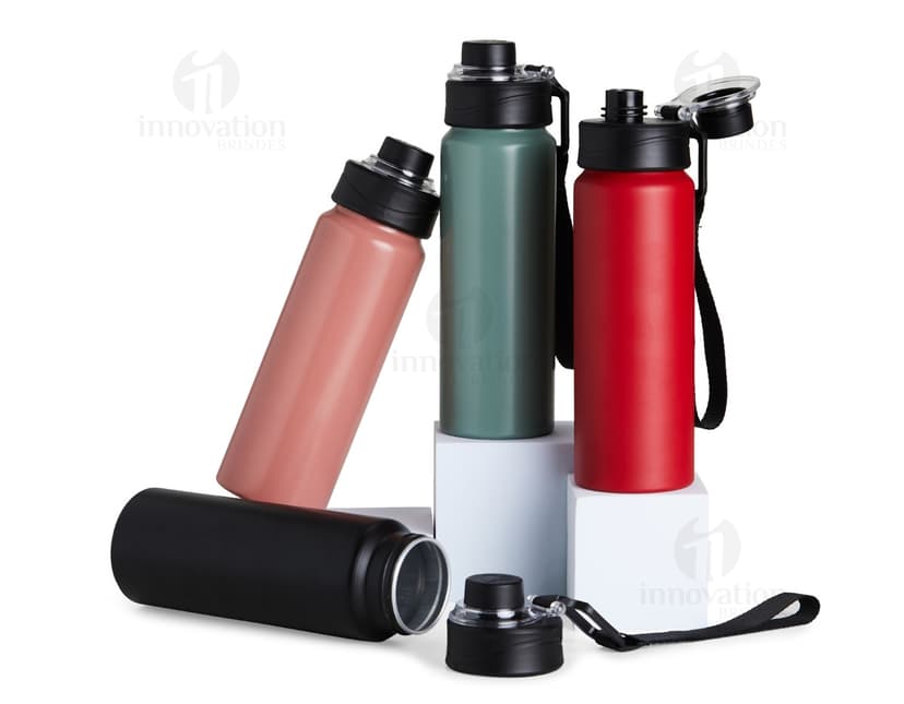 Produto Squeeze Alumínio 800ml c/ alças em metal prateado, ideal para armazenar líquidos. Possui design moderno com alças para segurar, indicado para uso em festas, negócios ou atividades ao ar livre.