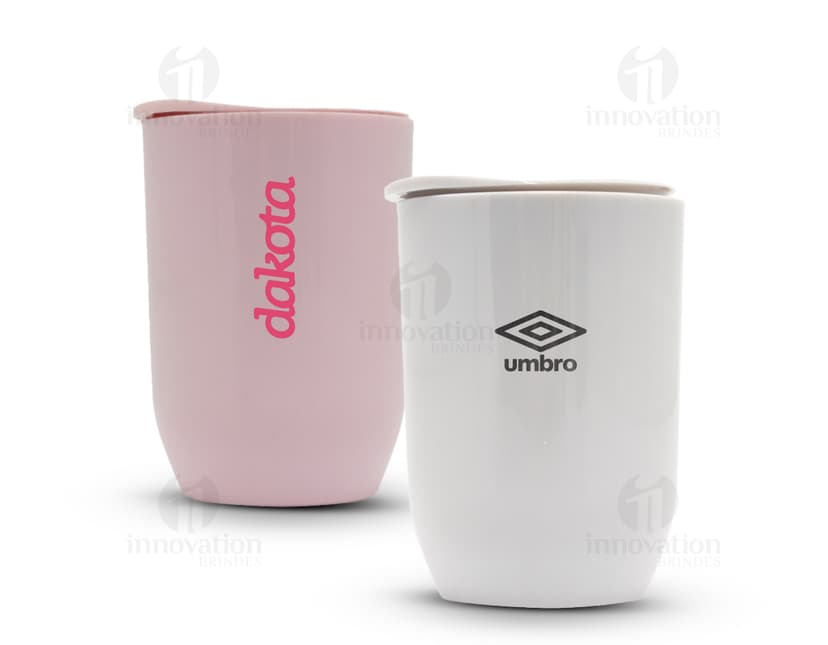 Copo Plástico 350ml transparente, ideal para bebidas quentes ou frias. Feito em plástico descartável, com capacidade para armazenar líquidos como café, chá, leite e água. Com design simples e prático, é uma opção versátil para o dia a dia.