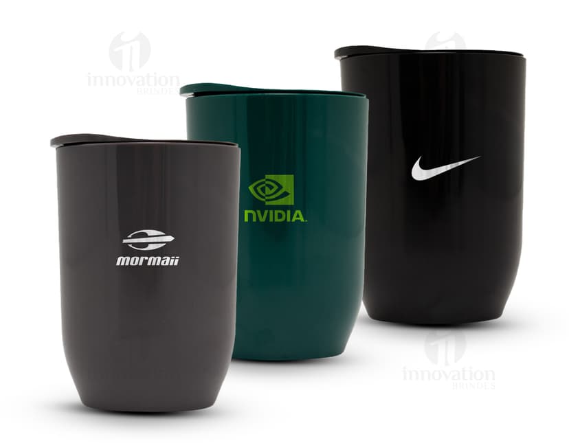 Copo Plástico 350ml transparente, ideal para bebidas quentes ou frias. Feito em plástico descartável, com capacidade para armazenar líquidos como café, chá, leite e água. Com design simples e prático, é uma opção versátil para o dia a dia.