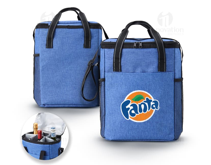 Bolsa térmica preta de couro com alça, ideal para viagens de negócios. Capacidade de 16L, fechamento em metal, moderna e elegante, perfeita para armazenar alimentos e bebidas.