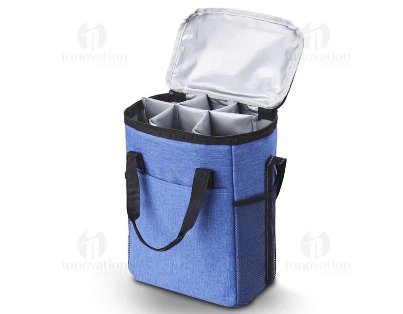 Bolsa térmica preta de couro com alça, ideal para viagens de negócios. Capacidade de 16L, fechamento em metal, moderna e elegante, perfeita para armazenar alimentos e bebidas.