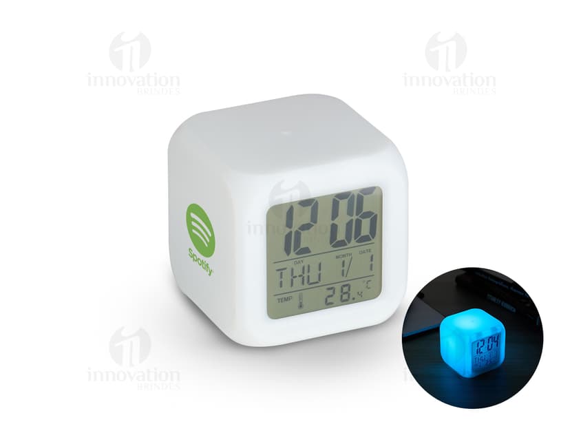 Relógio digital LED com despertador - a tecnologia que não pode faltar em sua rotina! Moderno e prático, display de fácil visualização que mede o tempo com precisão. Controle total do seu dia, seja no trabalho ou em casa. Adquira já o seu!