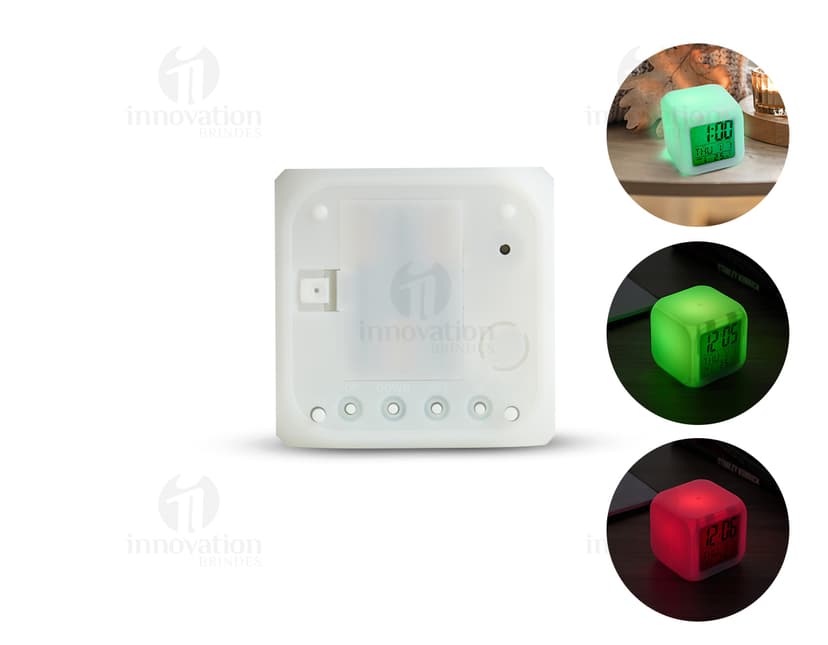 Relógio digital LED com despertador, moderno e prático. Perfeito para manter sua rotina organizada com seu display de alta tecnologia. Controle o tempo com precisão e estilo! Ideal para uso em casa, escritório ou viagens. Adquira já o seu!