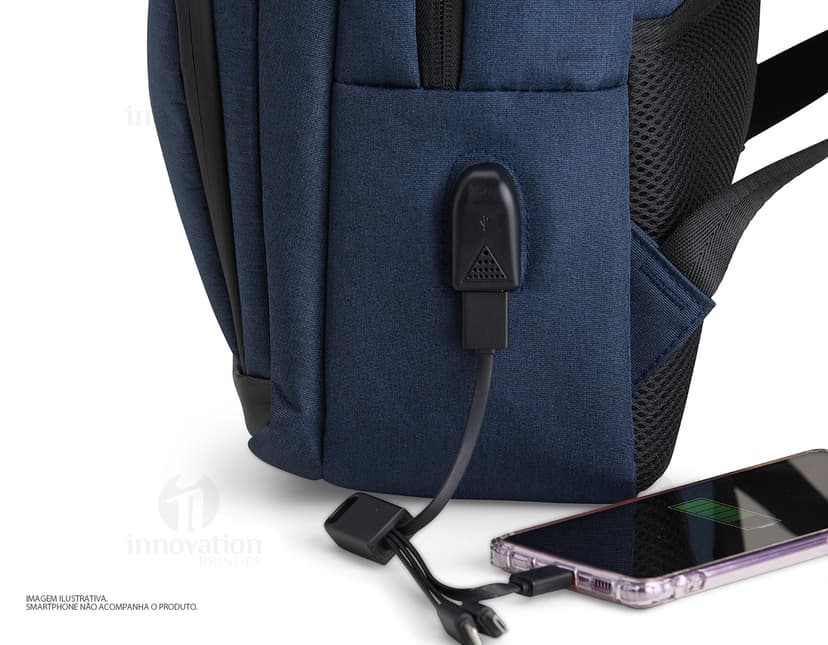 Mochila de poliéster preta de 29 litros, com fecho de zíper, alça de couro, bolso de metal, design moderno e elegante.