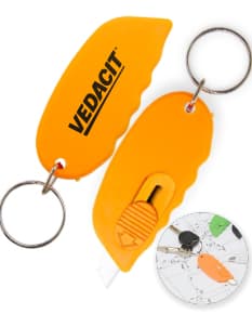 Chaveiro Estilete - Prático e versátil, o chaveiro estilete é o acessório ideal para estar sempre preparado. Com design inovador, é perfeito para uso diário. Seja no escritório, em viagens ou em casa, tenha sempre à mão essa ferramenta multiuso. Garanta já o seu!
