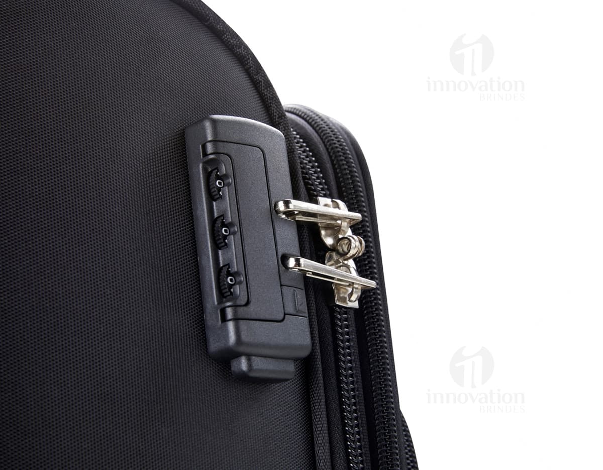 Mala de viagem de 48 litros em couro preto, moderna e elegante, ideal para viagens a negócios. Inclui alça de mão, compartimento para laptop, fecho com suporte de metal e diversas opções de armazenamento.