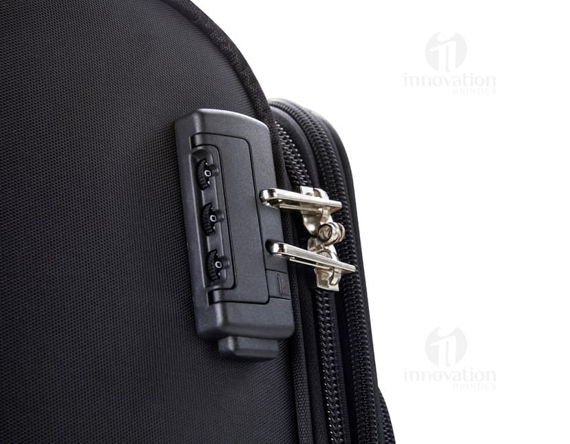 Mala de viagem de 48 litros em couro preto, moderna e elegante, ideal para viagens a negócios. Inclui alça de mão, compartimento para laptop, fecho com suporte de metal e diversas opções de armazenamento.