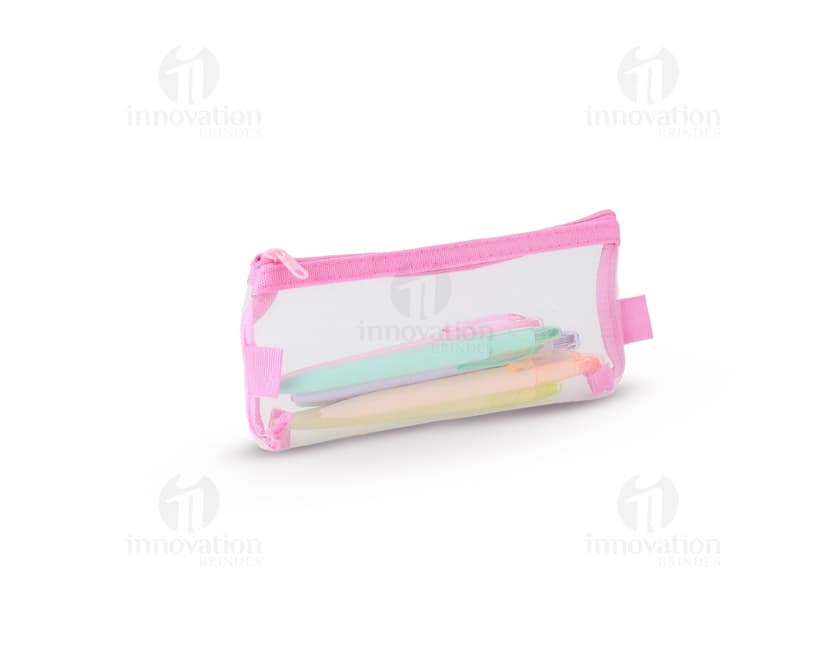 Estojo de Nylon em amarelo, moderno e colorido, com etiqueta e bandeira nacional. O design é artístico e criativo, com elementos gráficos e ícones plásticos. Perfeito para armazenar materiais de escritório ou acessórios de moda.