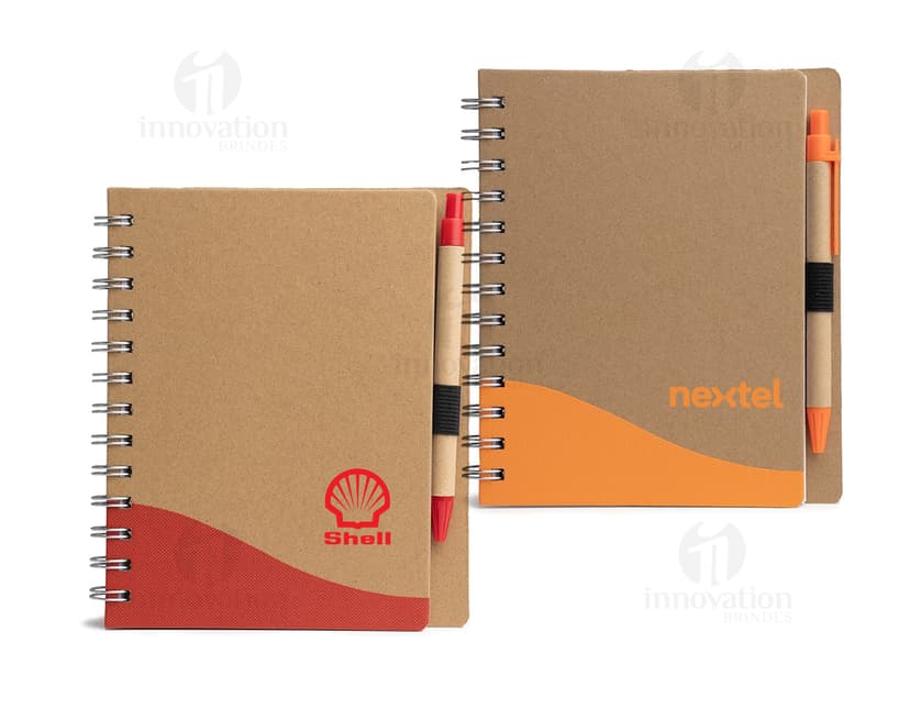 Bloco de anotações com caneta: o companheiro perfeito para os seus estudos e reuniões. Organize suas ideias e anotações de forma prática e eficiente. Ideal para quem busca otimizar o tempo e a produtividade. Adquira já o seu!