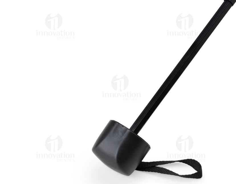 Guarda chuva manual de nylon vinil com design moderno em tons coloridos e vibrantes. A estrutura em aço proporciona proteção contra a chuva e paredes de vidro que permitem a passagem de luz natural, criando uma atmosfera alegre e divertida. Ideal para uso em ambientes urbanos e atividades de lazer ao ar livre.
