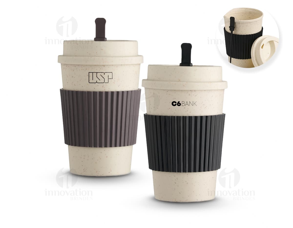 Copo Fibra de Trigo 450ml em um cenário com café, xícara, bebida, espresso, saucer, marrom, comida, pó, colher, mesa, tableware, açúcar, leite, objeto, espuma, cerâmica, cremosa, gostosa e saudável para café da manhã ou uma pausa durante o dia.
