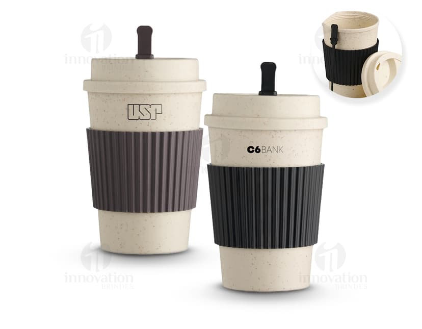 Copo Fibra de Trigo 450ml em um cenário com café, xícara, bebida, espresso, saucer, marrom, comida, pó, colher, mesa, tableware, açúcar, leite, objeto, espuma, cerâmica, cremosa, gostosa e saudável para café da manhã ou uma pausa durante o dia.