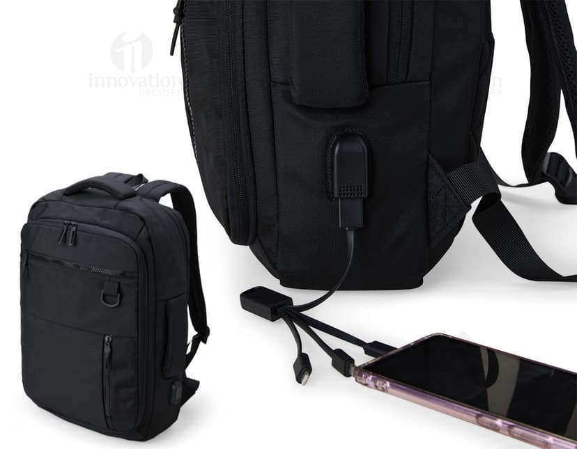 Mochila de nylon preta de 20 litros para viagem e trabalho, com alça de couro, zíper, alça de mão e design moderno e elegante. Ideal para executivos e profissionais bem-sucedidos.