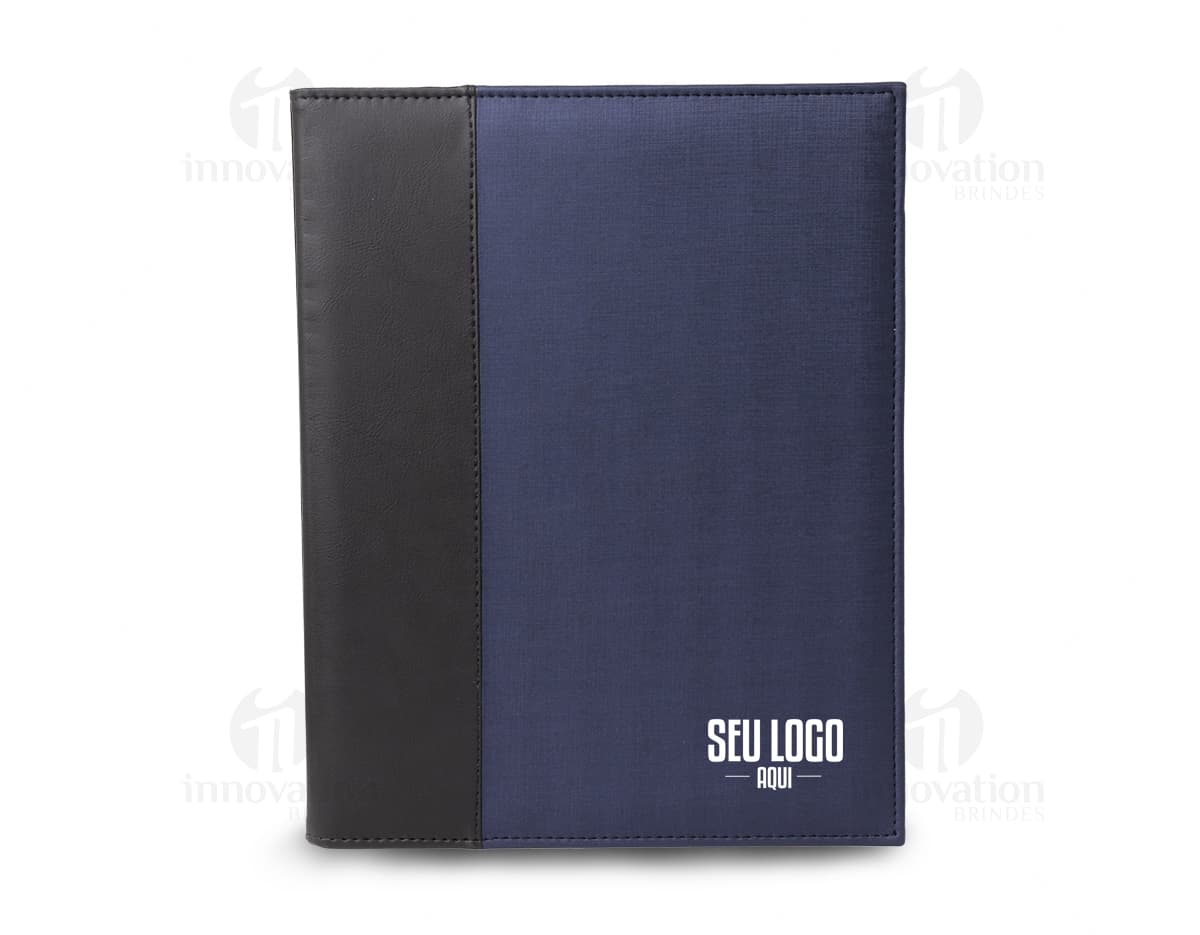 Pasta Convenção com Porta Caneta em Couro Sintético - Ideal para reuniões de negócios e eventos corporativos. Organize seus documentos com elegância e praticidade. Com design moderno e porta caneta acoplado, essa pasta é indispensável para profissionais que buscam sofisticação. Adquira já a sua!