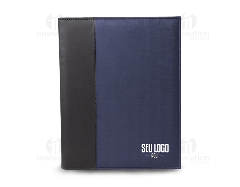 Pasta Convenção com Porta Caneta em Couro Sintético - Ideal para reuniões de negócios e eventos corporativos. Organize seus documentos com elegância e praticidade. Com design moderno e porta caneta acoplado, essa pasta é indispensável para profissionais que buscam sofisticação. Adquira já a sua!